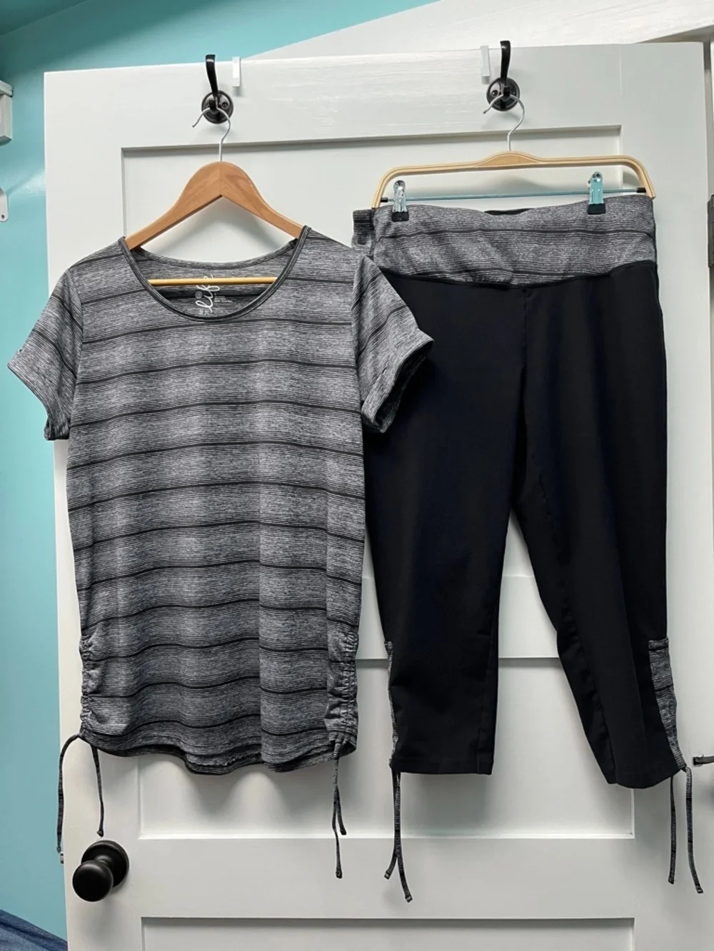 Made For Life Black & Gray Active Set Top & Capri Pants Size Large - Picture 1 of 10